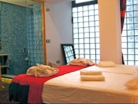 Old Town Luxury Suites President 