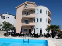 Denis Guest House 