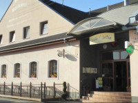 Le CafГ© Hotel