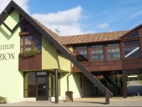 Restaurace a Penzion LeЕЎnГЎ 