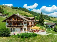 Hotel Gravas 3*
