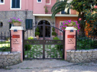 Kaloudis Studios & Apartments