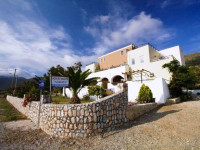 Nikos Apartments