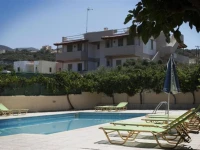 Prinos Apartments 3*