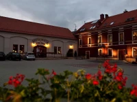 A PROPOS Hotel, Restauracja, Club 3*