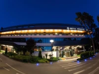 Metropolis Hotel 5*