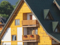 Villa Natural Wood