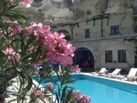 Local Cave House Hotel 