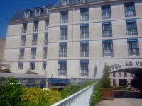 Le Versailles 4*