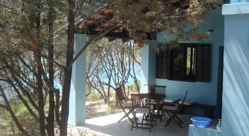 Doves House 3*