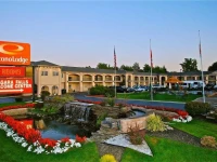 Econo Lodge at the Falls North 2*
