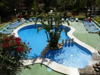 Apartamentos El Faro 2*
