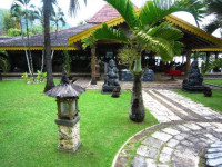 Queen of the South Resort