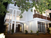 Green Almond Hotel 2*