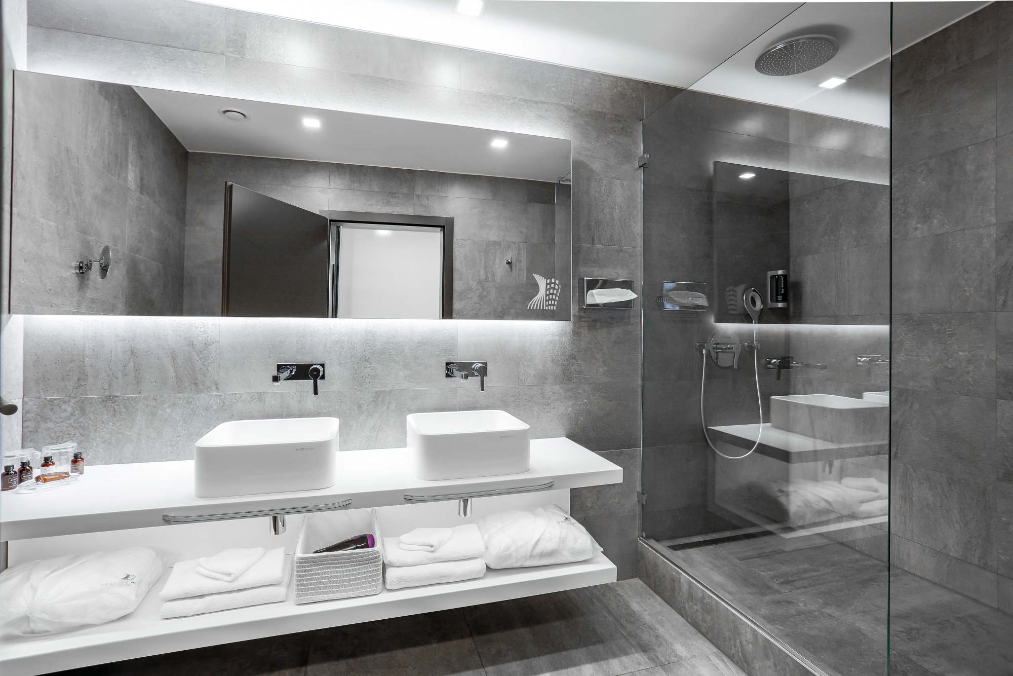 Dancing House Hotel 4*