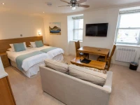 Porthole Suites 4*