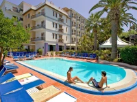 CARAVEL 4*
