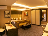PARKWAY INN HOTEL & SPA 4*