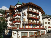 Dolomiti Madonna 3*