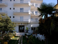 Ioni Hotel