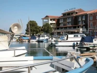 Marina 3*