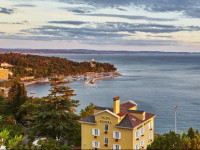 Hotel Riviera & Maximilians