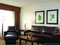 Place Louis Riel Suite Hotel 4*