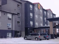 Super 8 Regina 2*
