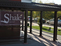 Shale hotel