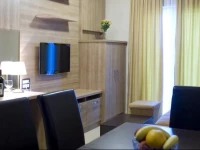 Vila V Lux 4*
