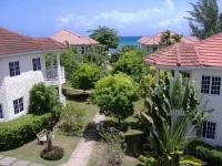 Pipers Cove Resort 3*