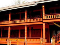 SanTiSouk Pakbeng