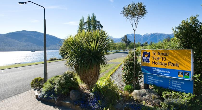 Te Anau Top 10 Holiday Park