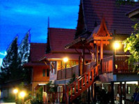 Maeklong River Resort