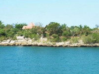 Reina Cumayasa Beach & Suites