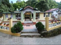 Emiily Lodge 2*