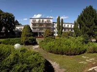 Palace 3*