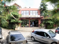 Univers Hotel  3*