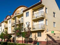 Lux Apartmanok 2*