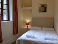 The Holyhead 1*