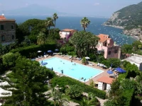 Aequa Hotel 3*