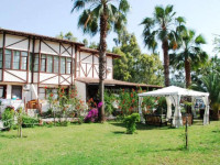 Erine Beach Club