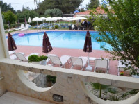 Nikos Apartments