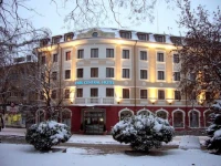 Park Central 3*