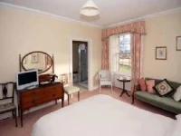 East Horton Farmhouse 5*