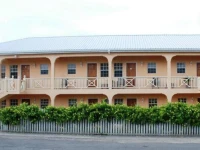 Connies Comfort Suites 3*