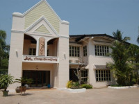 LV City Riverine Hotel
