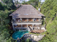 Villa Awang Awang