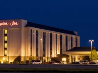 Hampton Inn Evansville 2*