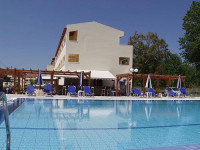 Pelouzo Hotel